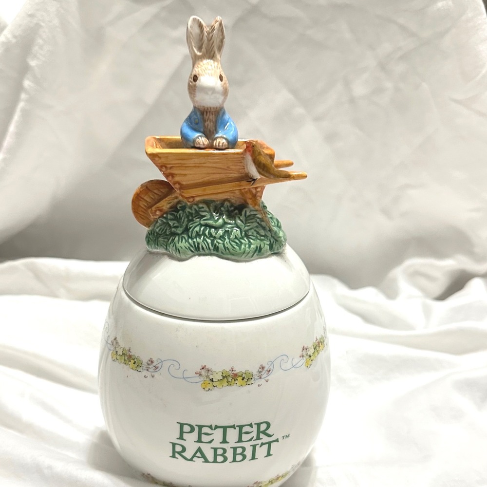 Peter Rabbit Cookie Jar White Excellent Ceramic Egg Wheelbarrow‎ Jar Easter